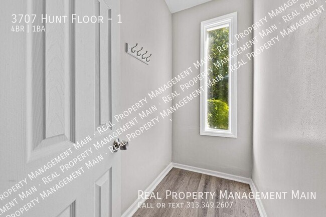 Building Photo - 3707 Hunt St