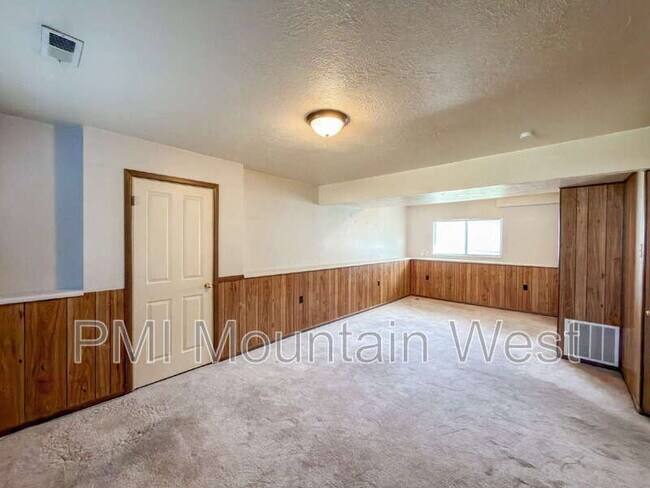 Building Photo - 2322 N 1075 E