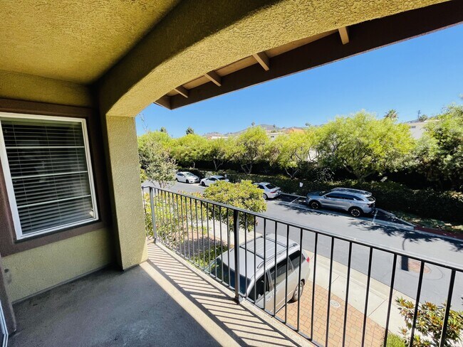 Building Photo - 1351 Isabella Way