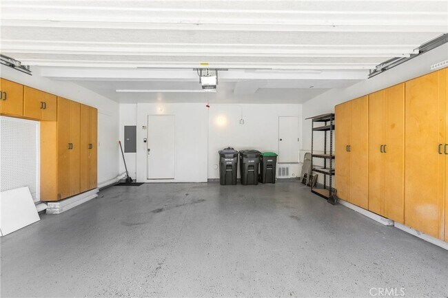 Building Photo - 10 Bravo Ln