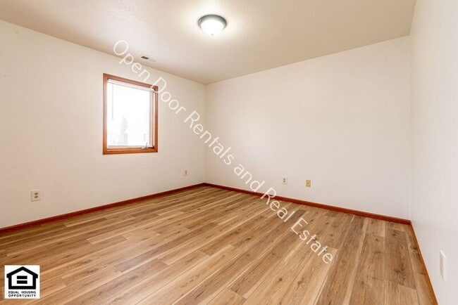 Building Photo - 1510 Fieldstone Dr