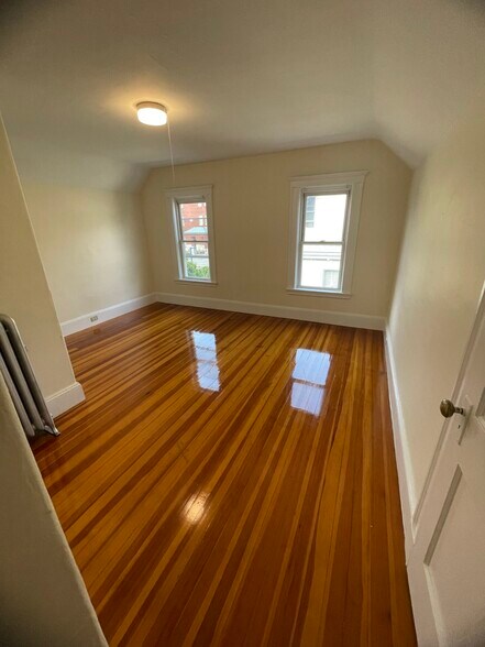 Building Photo - 20 Egerton Rd