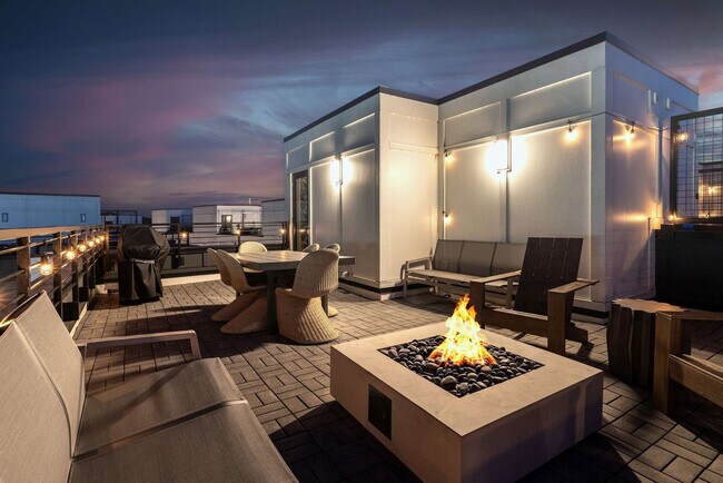 Building Photo - 87 Lucile St