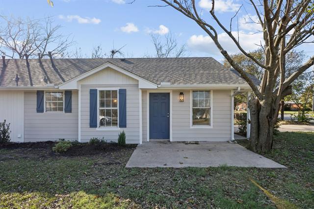 Building Photo - 302 W Pelton St