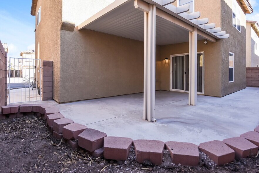 Building Photo - 65 Dutch Colony Ave