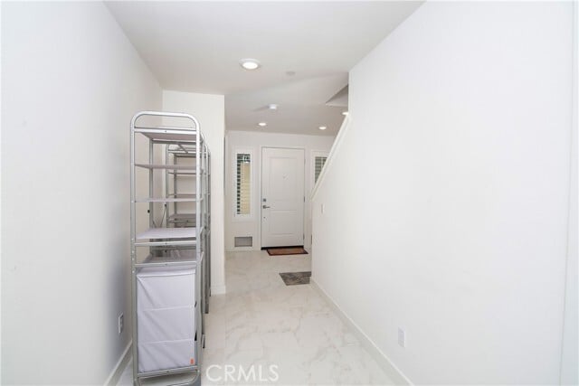 Building Photo - 1523 Doheny