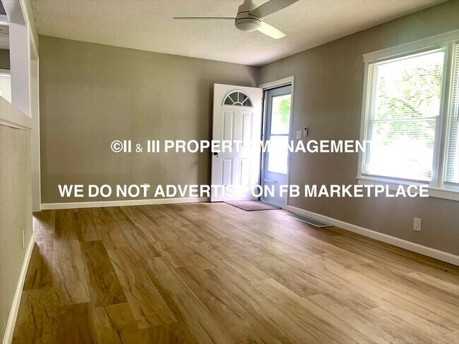 Building Photo - 3013 S Mason Ave