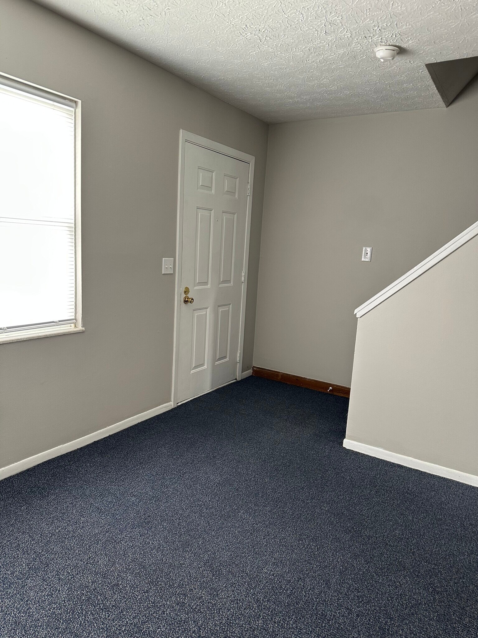 Building Photo - 2532 Sandbury Blvd