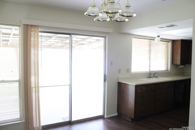 Building Photo - 5314 Peppermint Ln