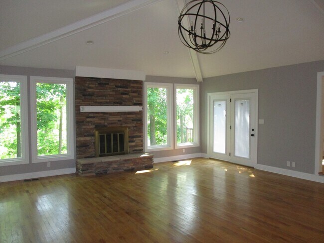 Building Photo - 3 Bedroom 2 Bath Home For Rent Across From...