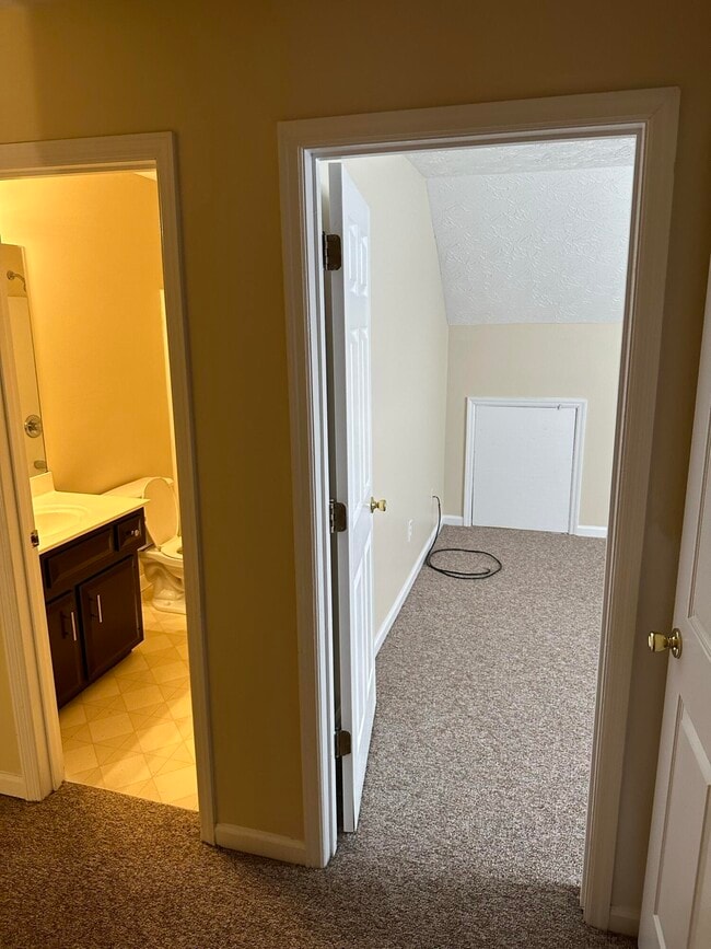 Building Photo - 1021 Excel Ct