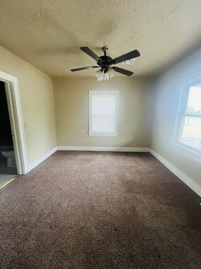 Building Photo - Charming 2-Bedroom Home with Detached Gara...