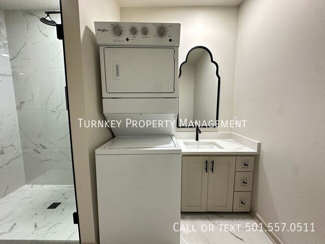 Building Photo - 915 North Street