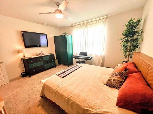 Building Photo - 10805 Tildon Ave