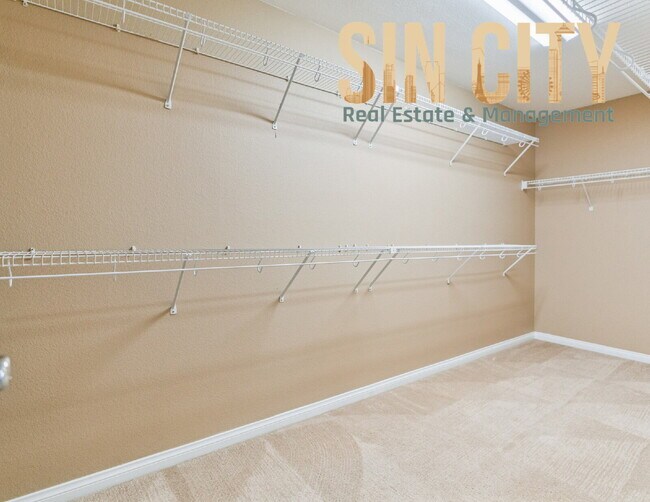 Building Photo - Spacious 4-Bedroom Oasis with 3.5 Baths in...