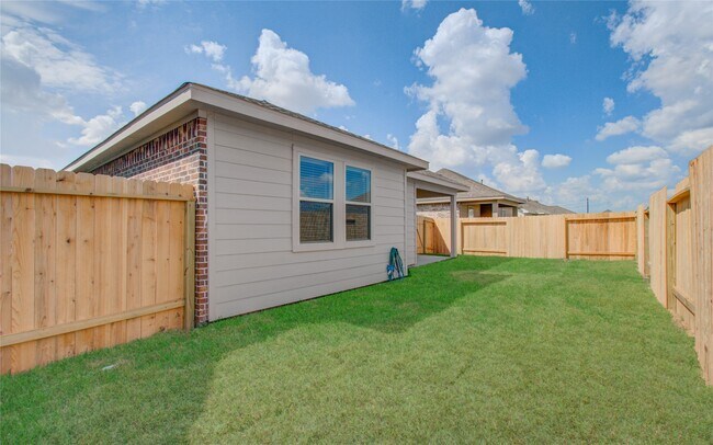 Building Photo - 8414 Beacon Bay Cir