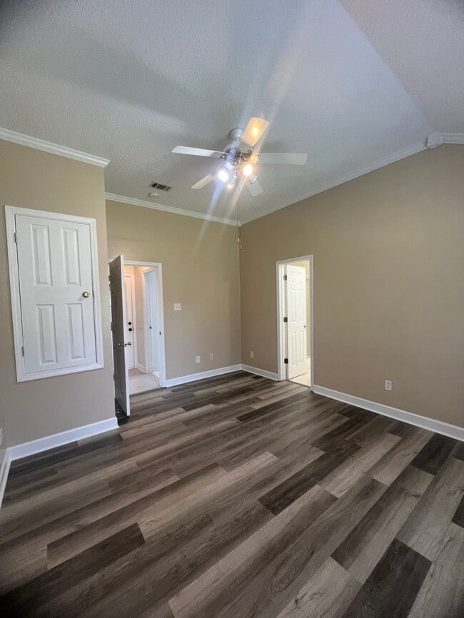 Building Photo - 1421 Spruce St