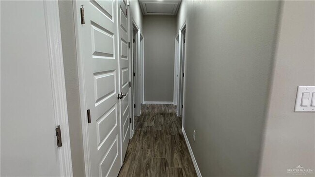 Building Photo - 17 N 43rd St