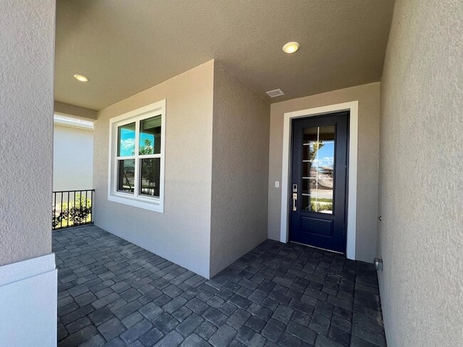 Building Photo - 6305 Cloverdale Ave