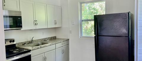 Building Photo - 1265 W 26th St