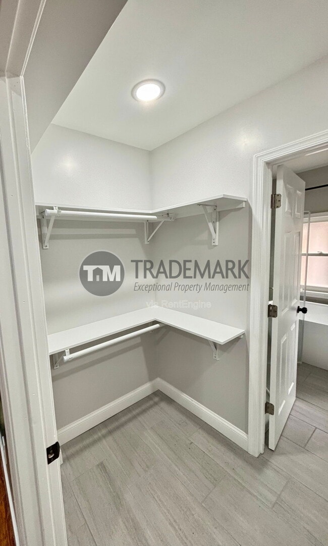 Building Photo - 758 Manor St