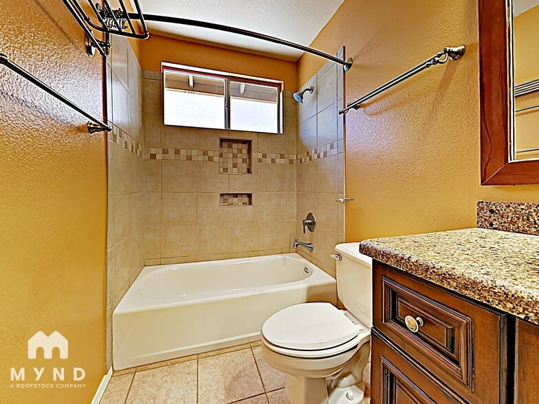 Building Photo - 1723 W Boston St