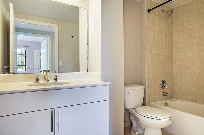 Building Photo - 4905 Midtown Ln