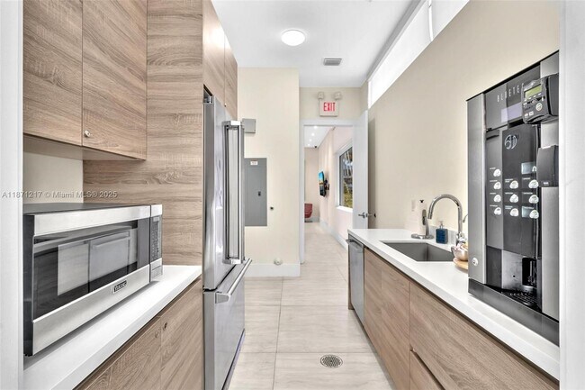 Building Photo - 9870 NW 74th Terrace