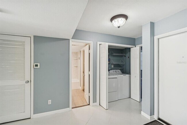 Building Photo - 2051 Skimmer Ct