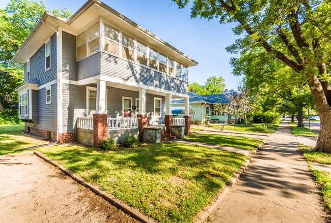 Building Photo - 353 N 15th St