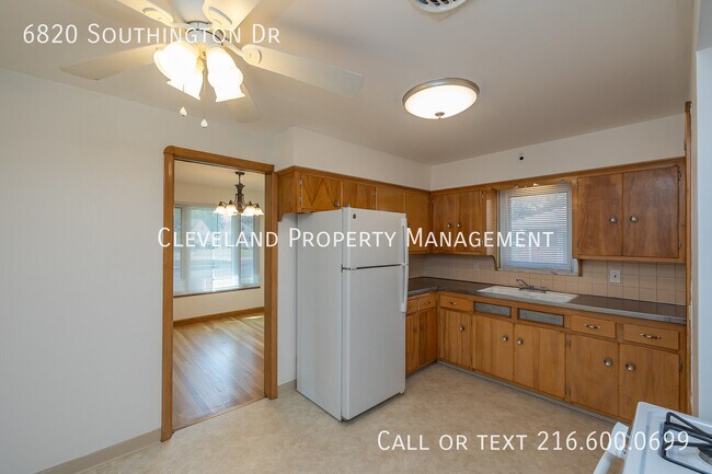 Building Photo - 6820 Southington Dr