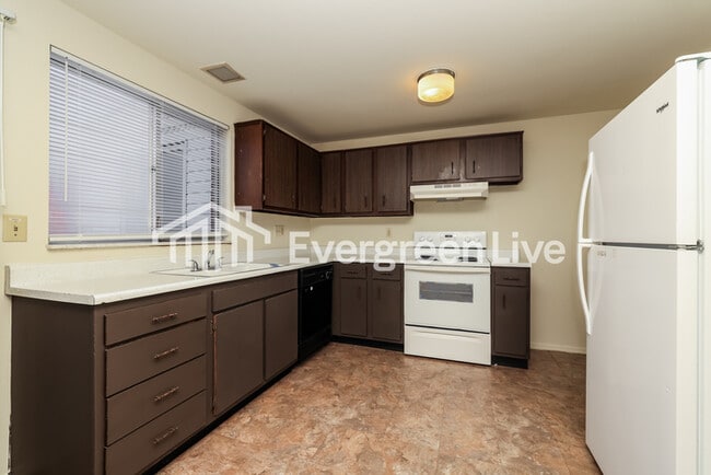 Building Photo - Coming Soon!