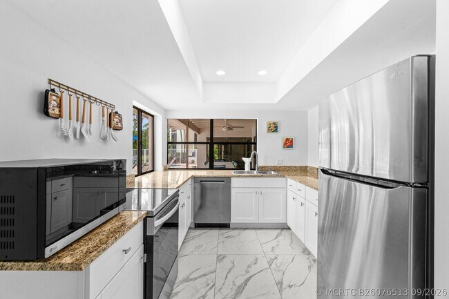 Building Photo - 6562 Boca Del Mar Dr
