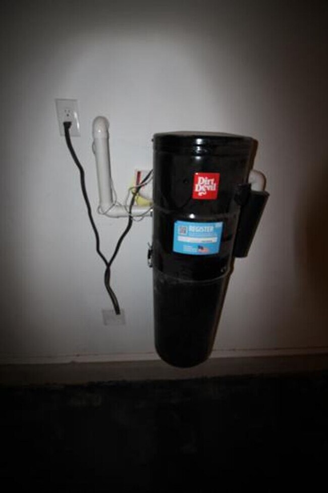 Building Photo - STUNNING 4-Bedroom + Den Home in Gladden Farms!!!!! SOLAR PANELS!!!