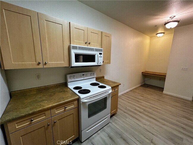 Building Photo - 24909 Madison Ave