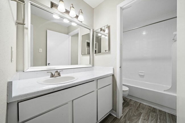 Building Photo - Stylish Apartments Designed for You