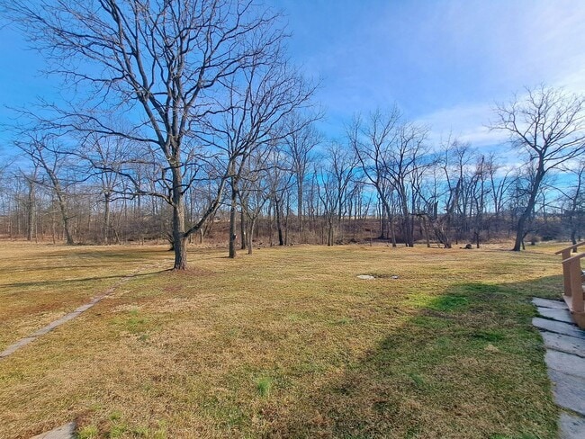 Building Photo - 3 Bed / 1-1/5 Bath Single Family Home w/Attached 2-Car Garage