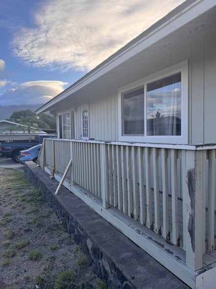 side front of cottage - 486 Kea St