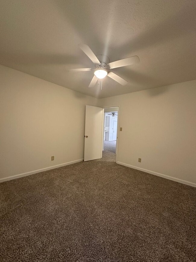 Building Photo - Move-in ready 3 bedroom, 2 bath brick home...