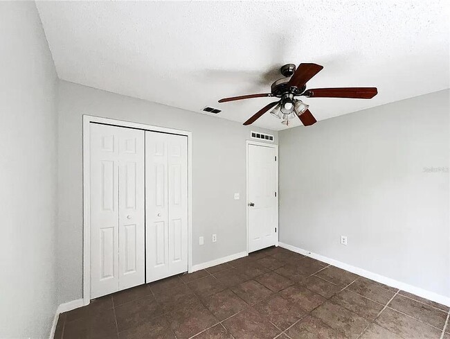 Building Photo - 1725 Sunset Ridge Dr