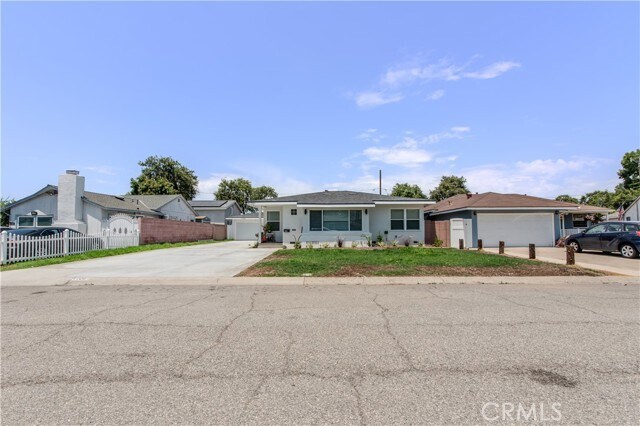 Building Photo - 11085 Iris Dr
