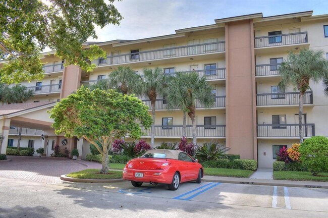 Building Photo - 1301 Cir