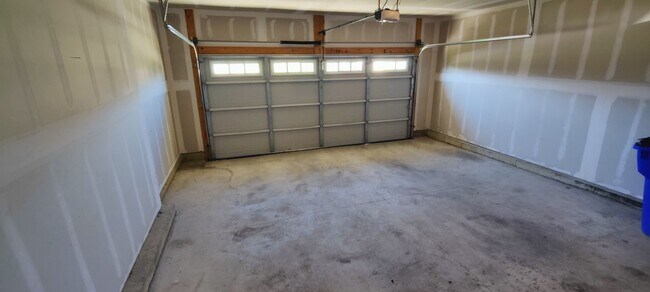 Building Photo - 2158 Pumpkin Ridge Ct