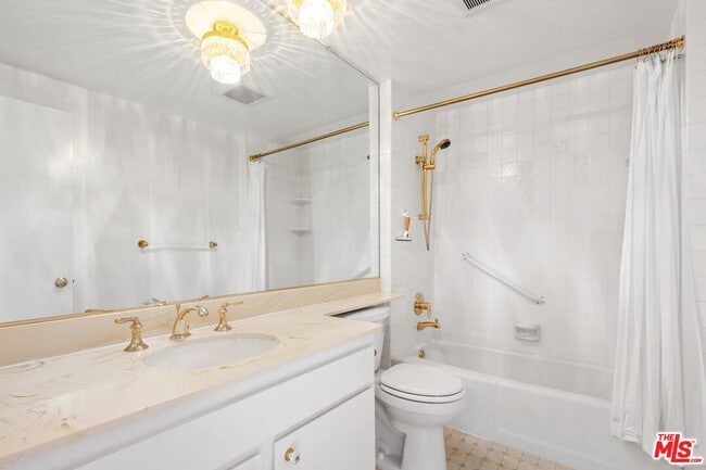 Building Photo - 1347 Avenida de Cortez