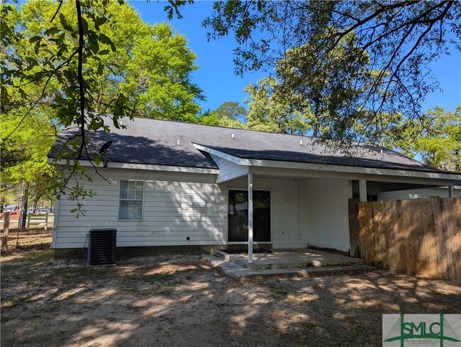 Building Photo - 1039 N Ash St