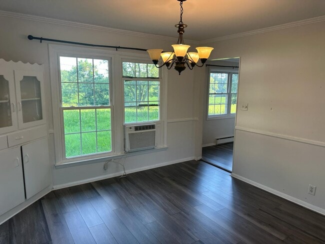 Building Photo - 4305 E Maple Manor Pkwy