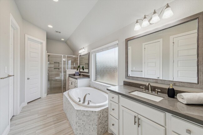 Building Photo - 16503 Whiteoak Canyon Dr