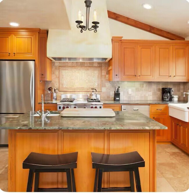 Building Photo - 759 Rockaway Beach Ave