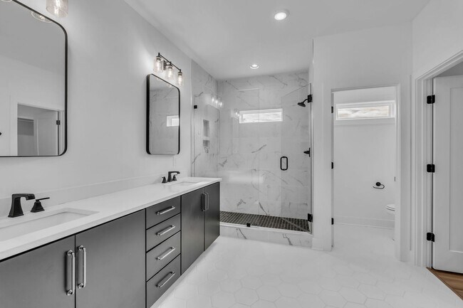 Building Photo - Modern Living in West Nashville