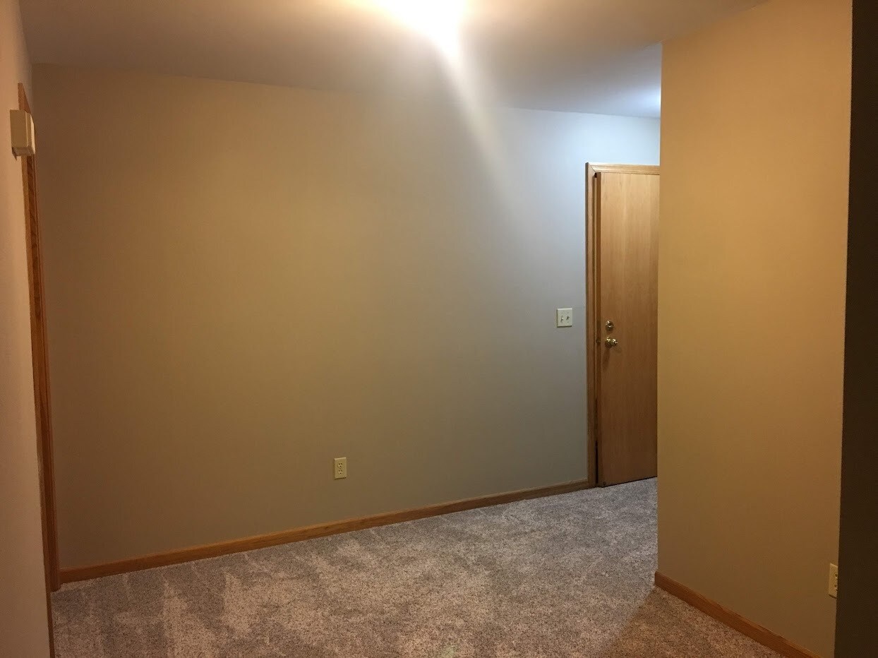 Entry - 2042 Cliff Alex Ct S